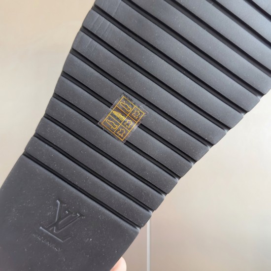 L-CROSSKICK-V SLIDES LLL008