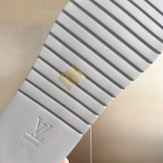 L-CROSSKICK-V SLIDES LLL007