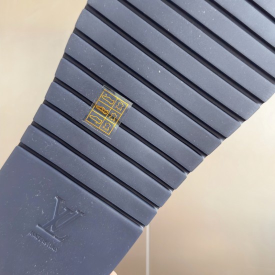 L-CROSSKICK-V SLIDES LLL003