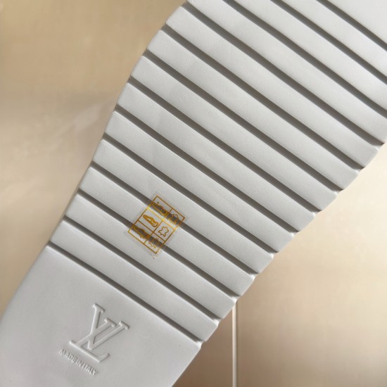 L-CROSSKICK-V SLIDES LLL002