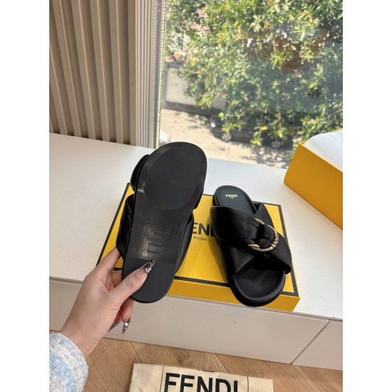 F**di Slides FD003