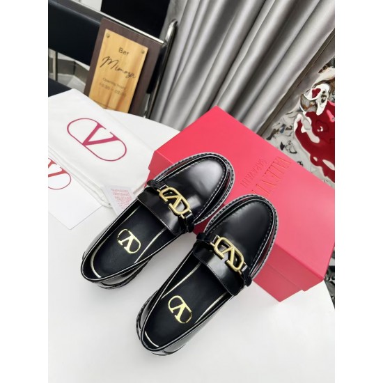 Va1e*ntin0 Loafers VSD033