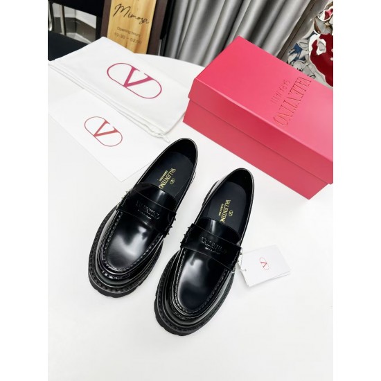 Va1e*ntin0 Loafers VSD032
