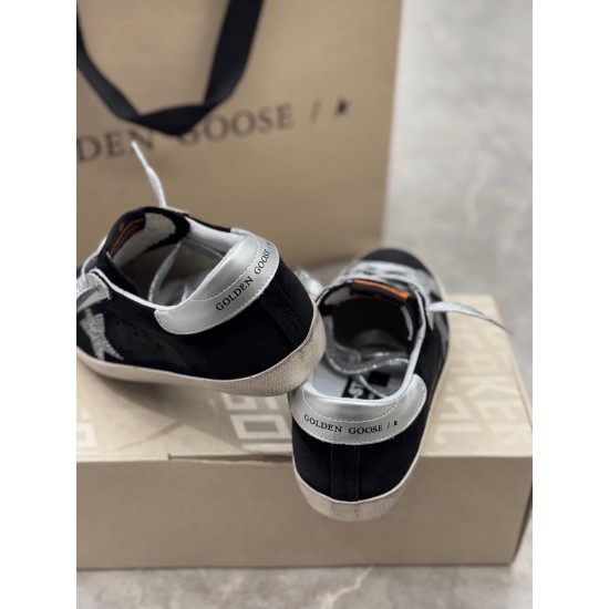 GOLDEN GOOSE SNEAKERS GO032