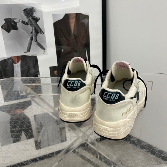 GOLDEN GOOSE SNEAKERS GO026