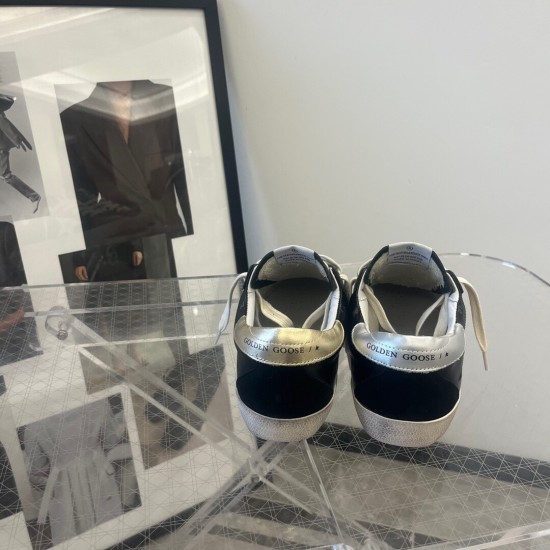 GOLDEN GOOSE SNEAKERS GO021