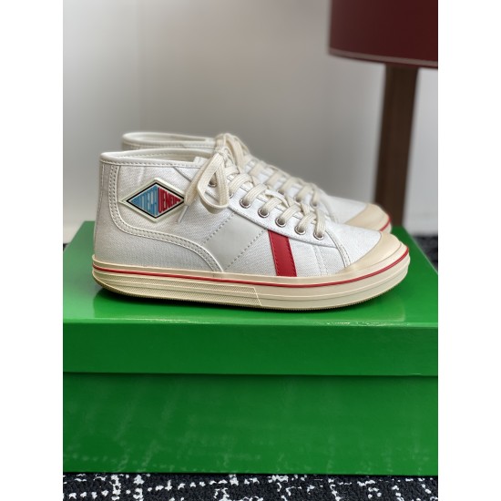 B0T*EGA VENE*A SNEAKERS BV033