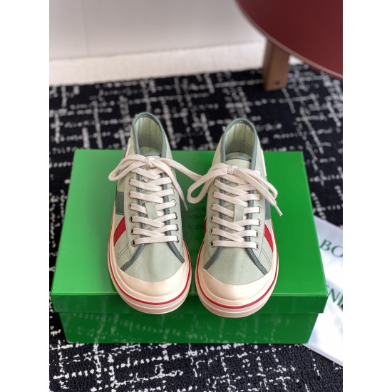 B0T*EGA VENE*A SNEAKERS BV032