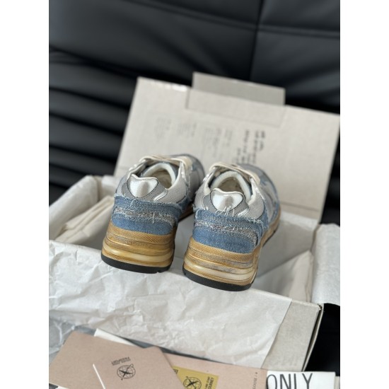GOLDEN GOOSE SNEAKERS GO008
