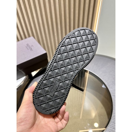 Va1e*ntin0 SNEAKERS VSD027