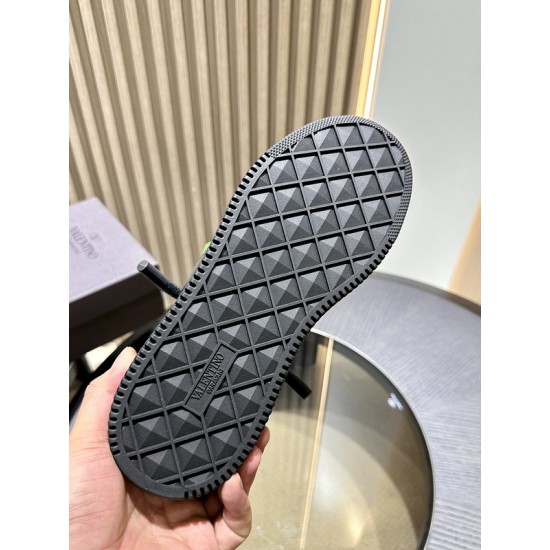 Va1e*ntin0 SNEAKERS VSD025