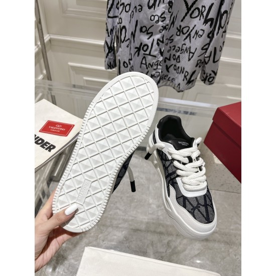 Va1e*ntin0 SNEAKERS VSD015