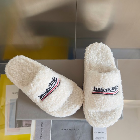 Ba1en*iaga Slippers BBS-022