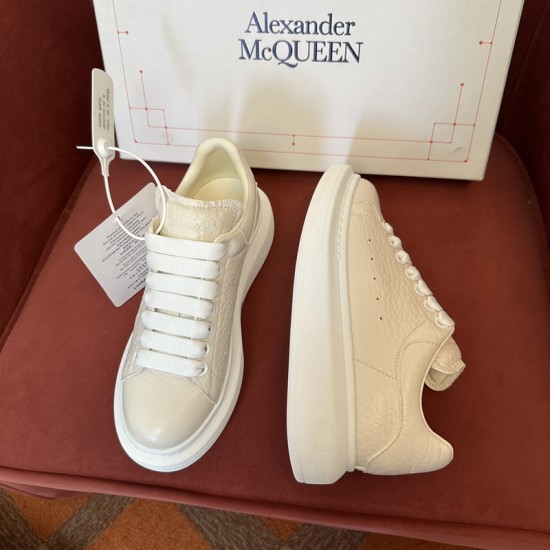 Mcqv*en sneakers - MC060