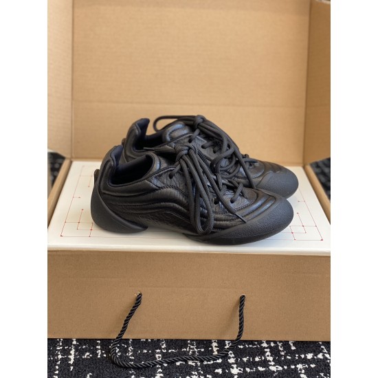 Mcqv*en sneakers - MC059