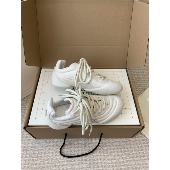 Mcqv*en sneakers - MC058