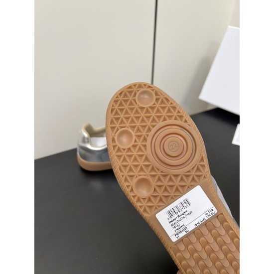 Ma1s0n Marg*e1a Sneakers MM020