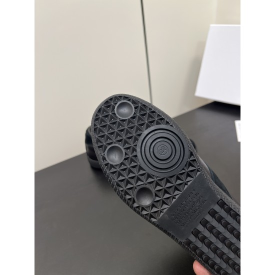 Ma1s0n Marg*e1a Sneakers MM017