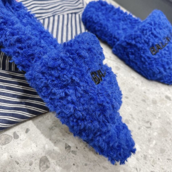 Ba1en*iaga Slippers BBS-014