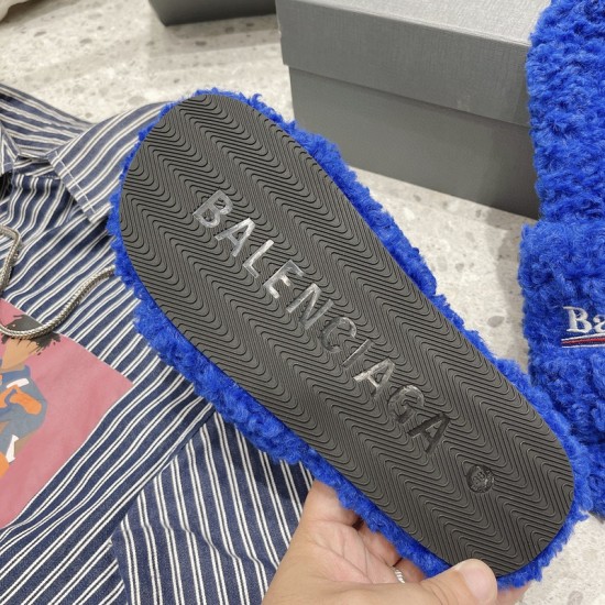 Ba1en*iaga Slippers BBS-010