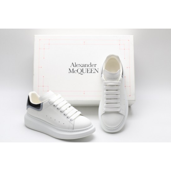 Mcqv*en sneakers - MC003