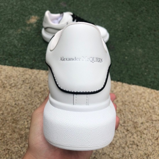 Mcqv*en sneakers - MC010