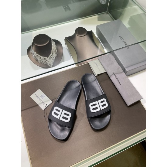 Ba1en*iaga Slippers BBS-007
