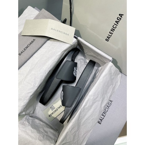 Ba1en*iaga Slippers BBS-007