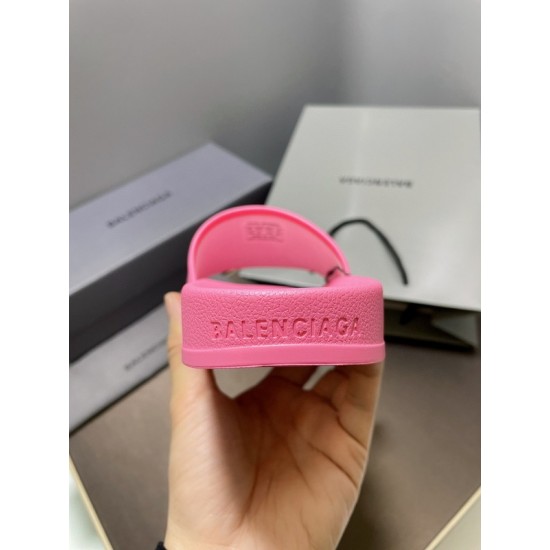 Ba1en*iaga Slippers BBS-007