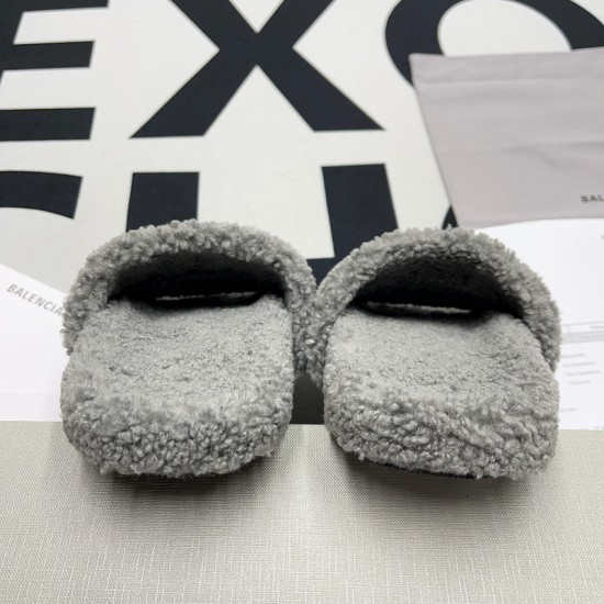 Ba1en*iaga Slippers BBS-002