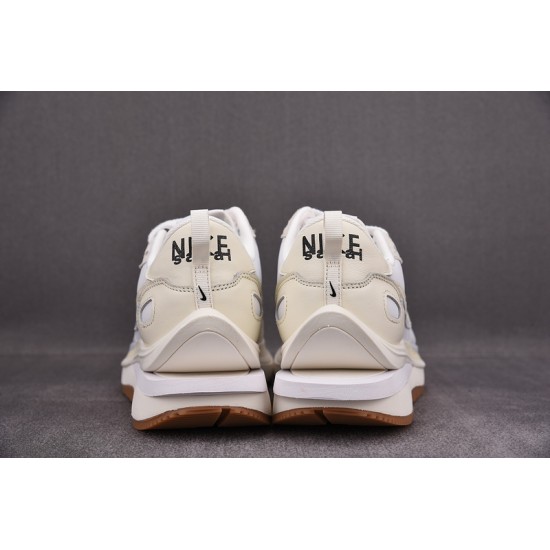 SACAI X NIKE VAPORWAFFLE DD1875-100